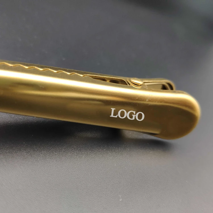 spoon clip with logo