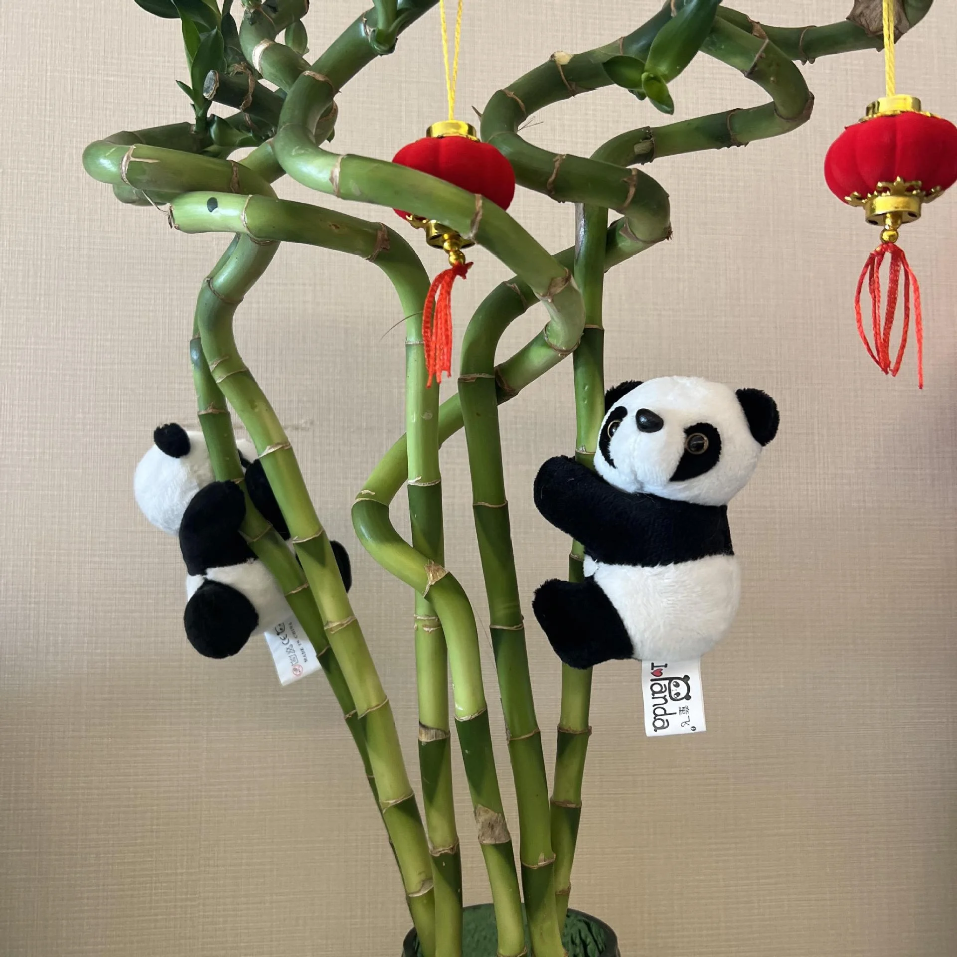 Authentic Chengdu Panda Base Tongfei Stuffed Keychain Huahua and Ye Cotton Travel Commemorative Bag Pendant Gift