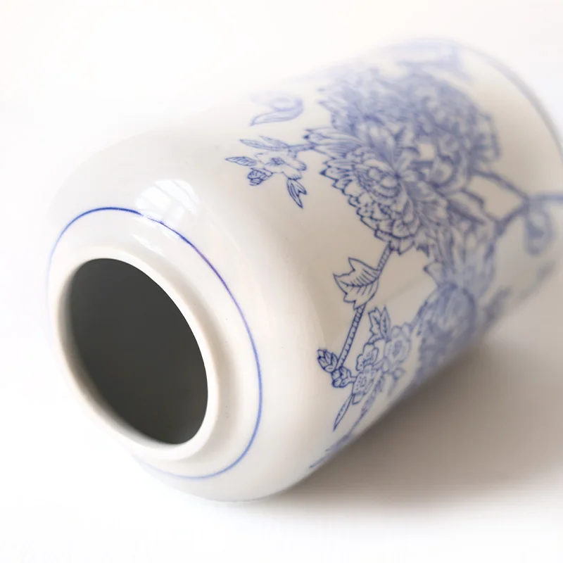 Wholesale No MOQ Cylinder Hand Painted Round Small Tabletop Porcelain Flower Vessel China Blue Ceramic Vase for Home Decor