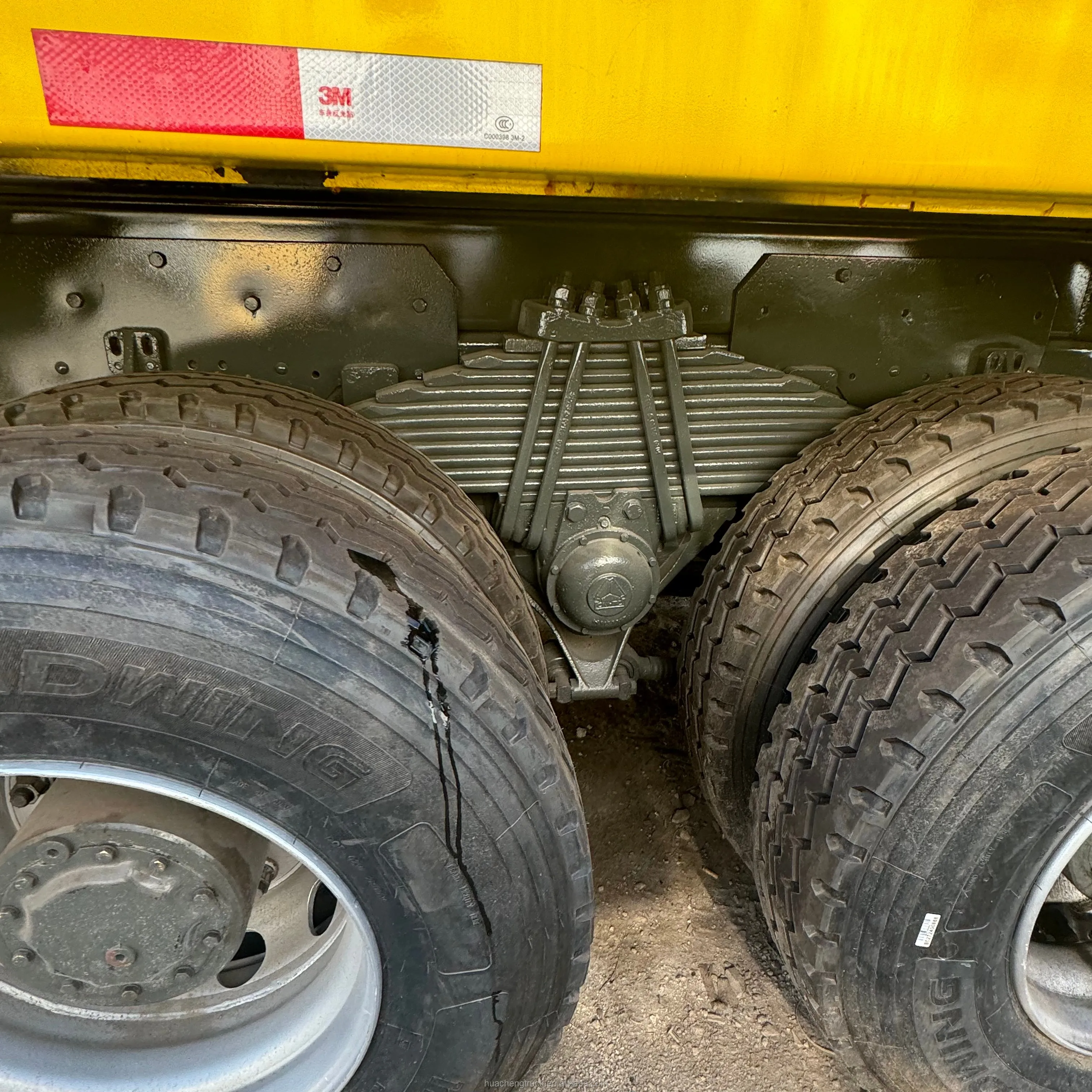 Hot sale second-hand China heavy truck new HOVO dump truck 371 HP 8*4 second-hand HOVO 6x4 manual diesel