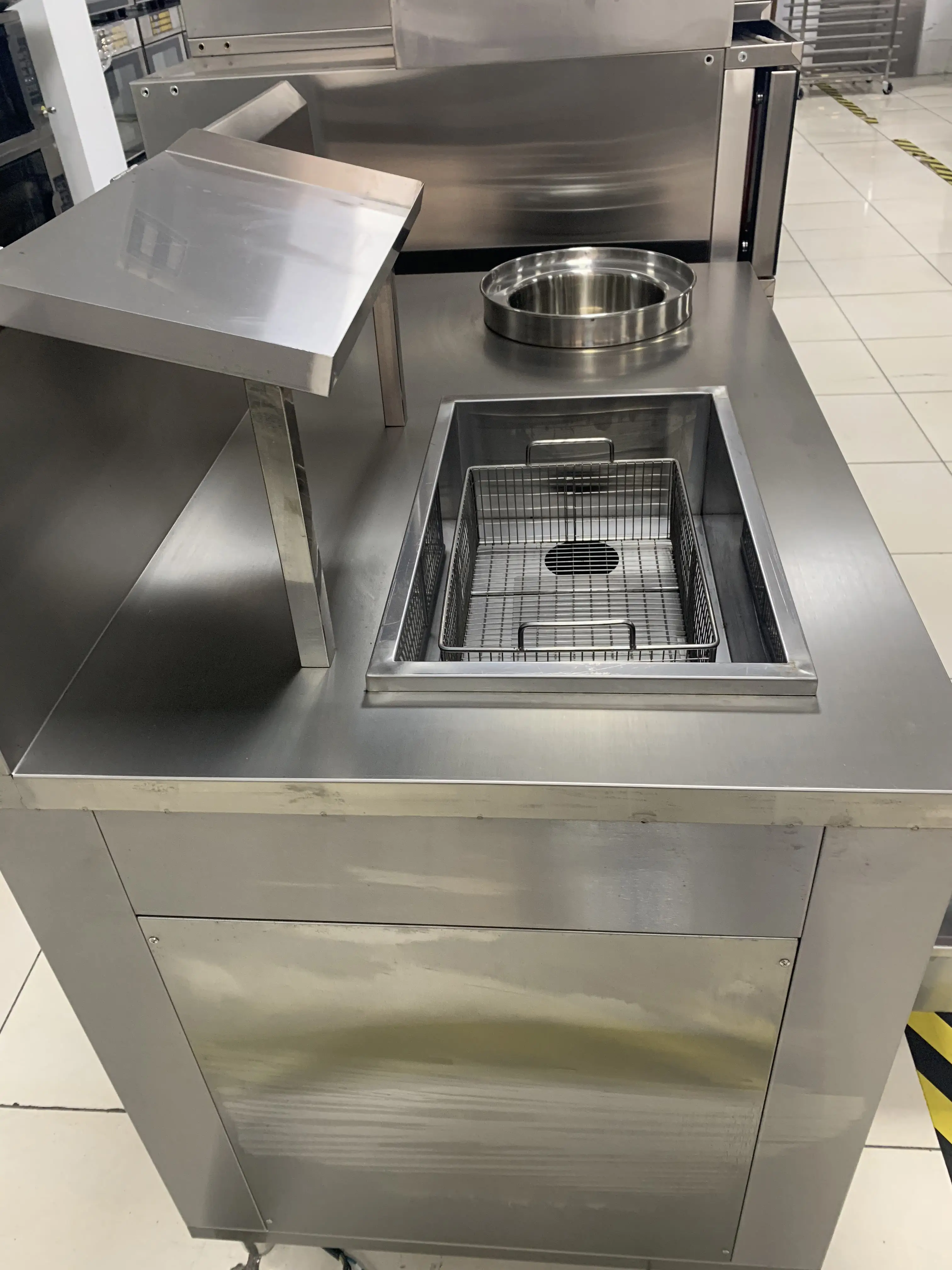 KFC Use Electric Children Breader Table Fried Chicken Breading Table with Automatic Powder Sieving