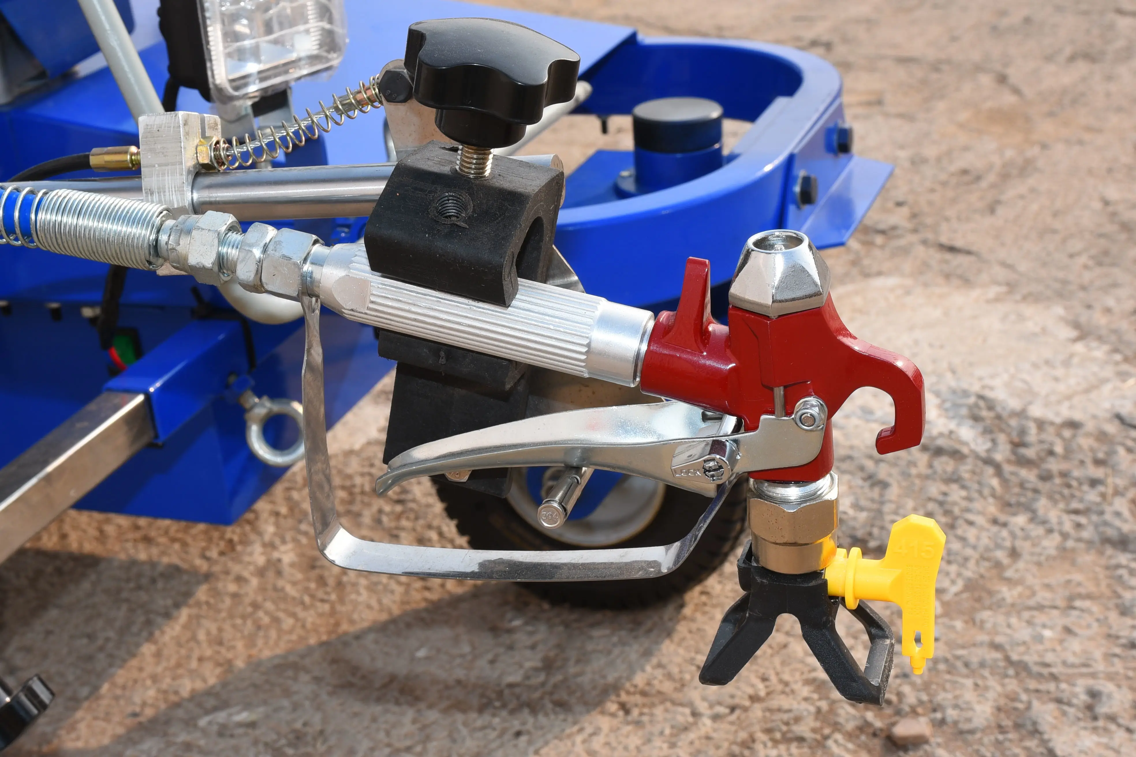 Hot selling spray gun traffic painting lane marking machine cold plastic road marking machine