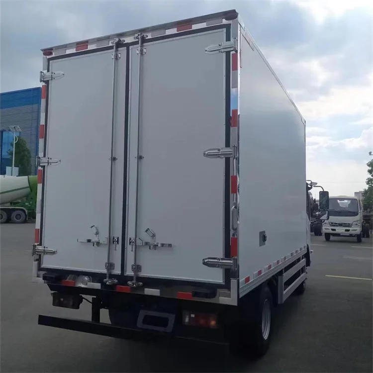 Best Price ISUZU 4M refrigerated truck 3-5tons refrigerator car cold box truck freezer truck chill car refrigerated van