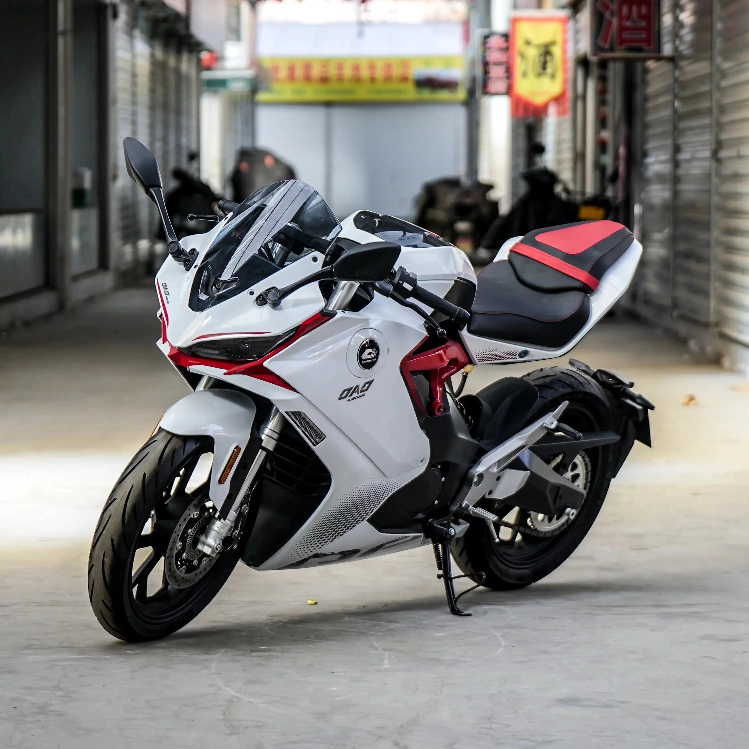 2024Hot models China Qianjiang QJMOTOR OAO new energy electric motorbike electric motorbike quality assurance affordable motor