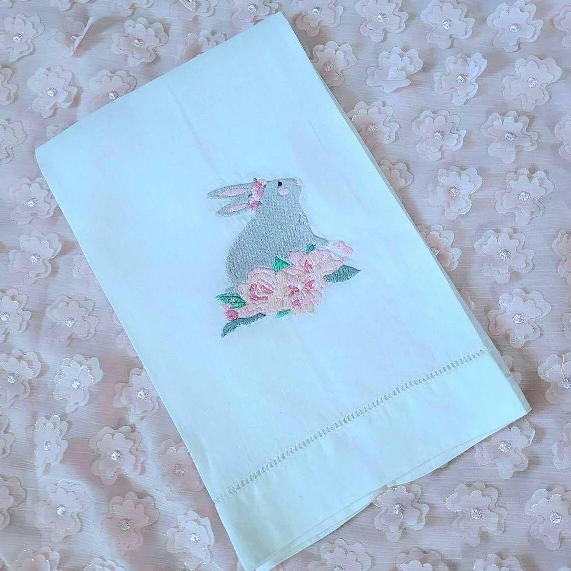 Customized Hemstitch Guest Hand Towel Monogrammed Easter Towels Spring Bunny Kitchen Towel Hostess Housewarming Home Gift