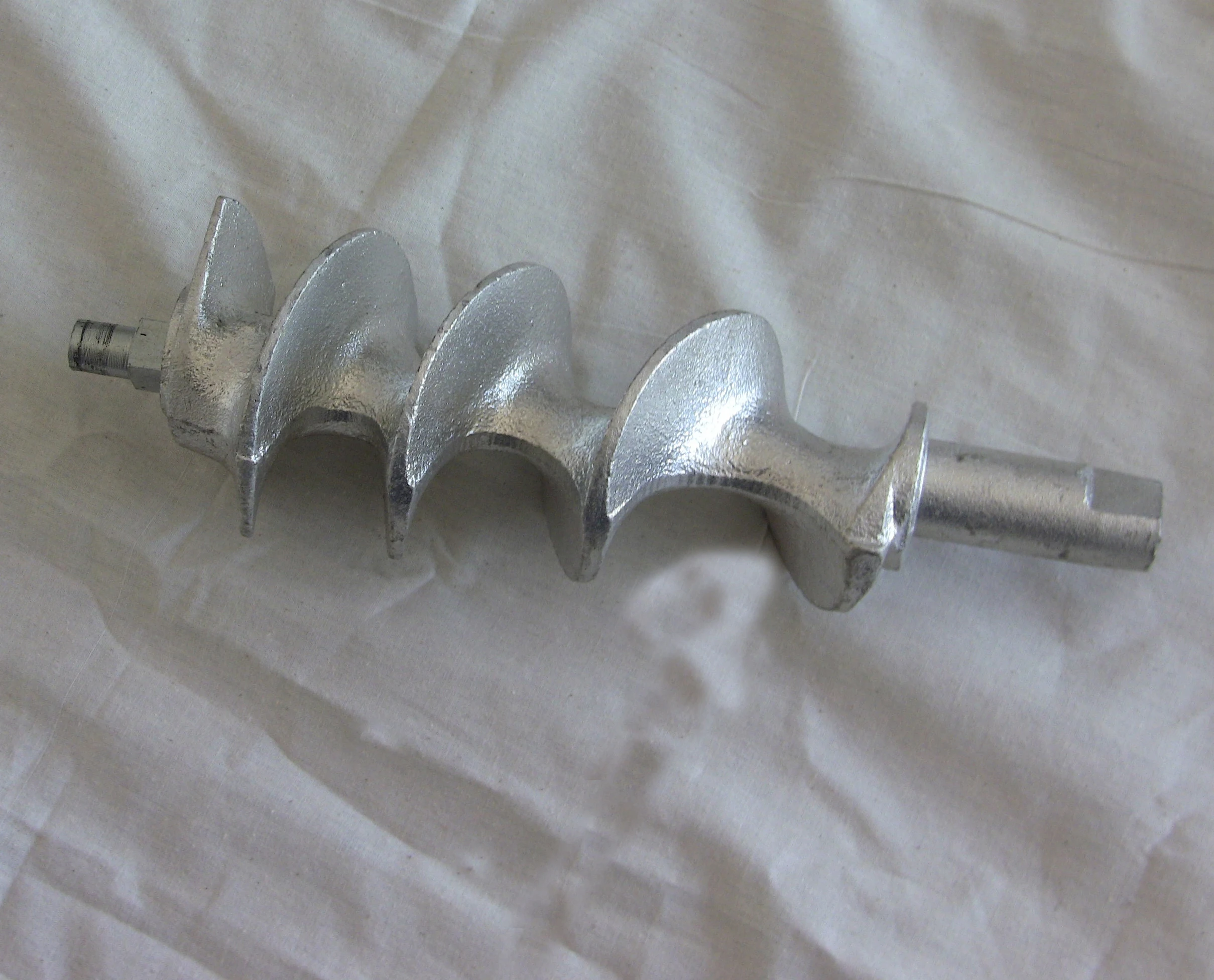 Professional hand using in kitchen and industrial of No.32 Meat  Grinder