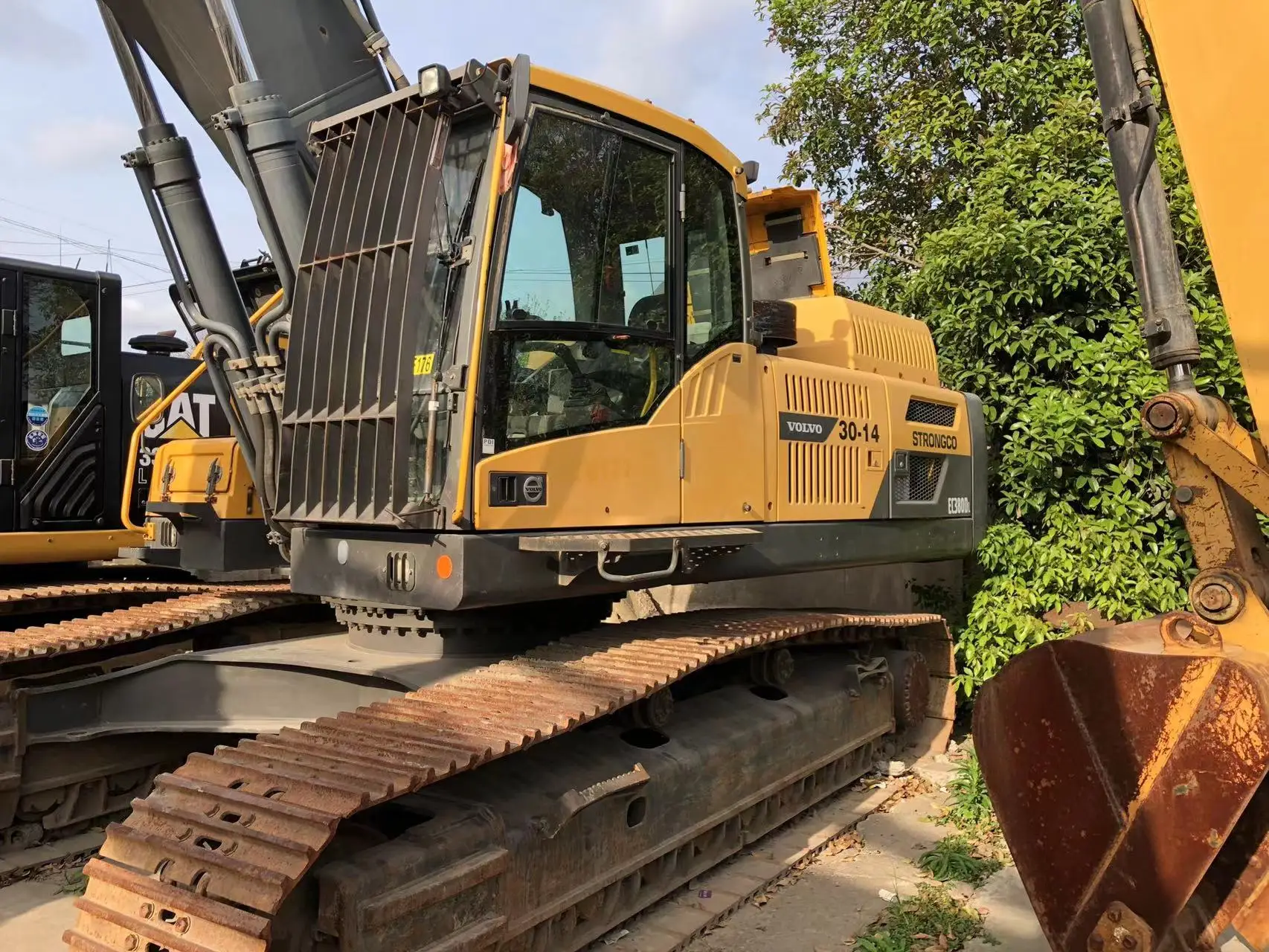 Used Volvo EC380D hydraulic excavator from China with good quality