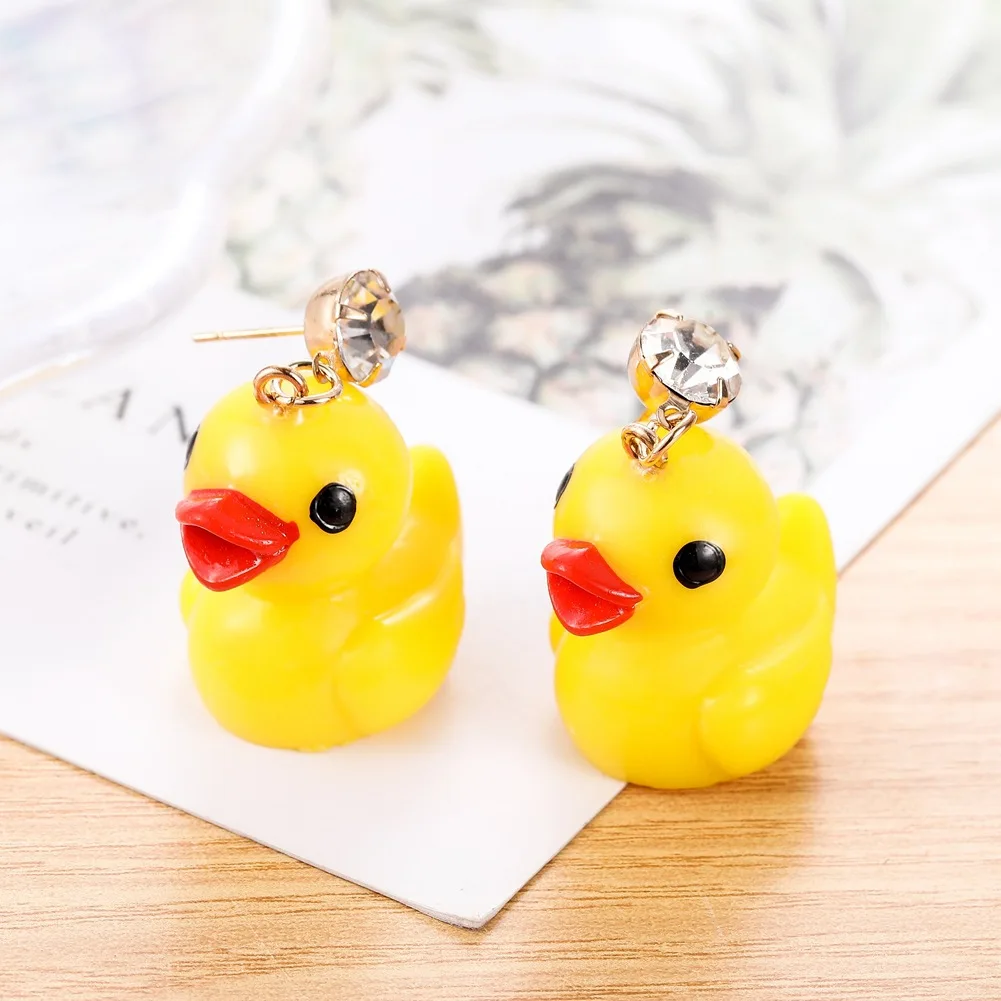 2021 wholesale cute design large yellow duck pendant with crystal stud
