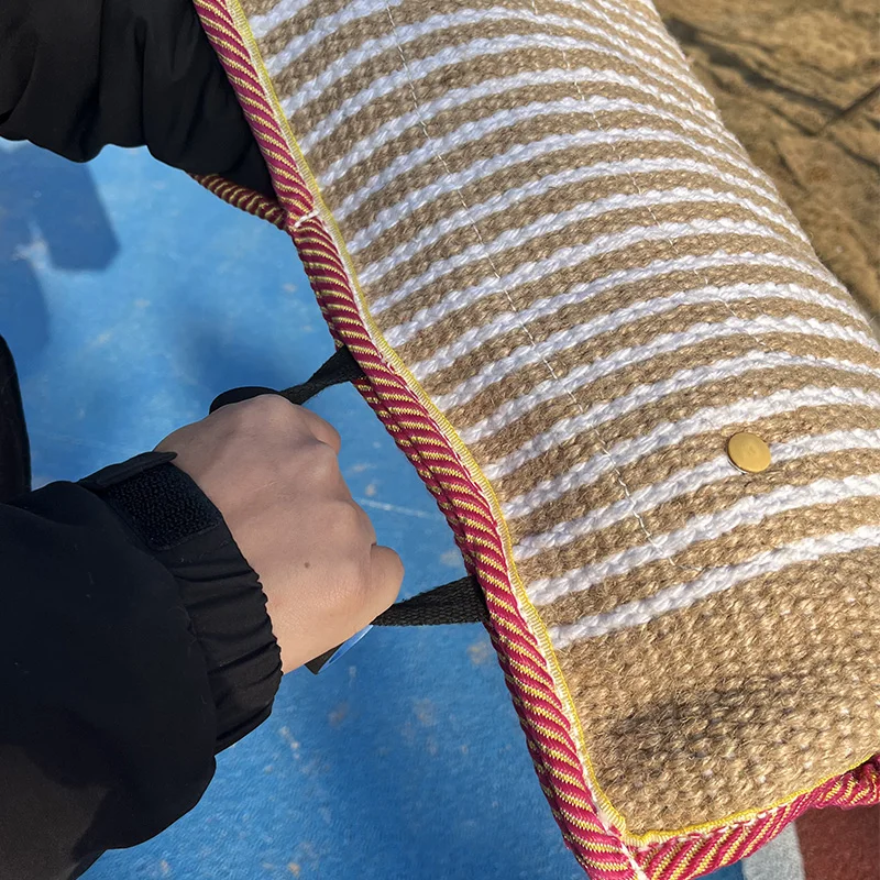 2024 Factory Hot Durable Strong Jute Sleeve Cover Self-Playing Bite Tug Of War Dog Accessories Manufacturers