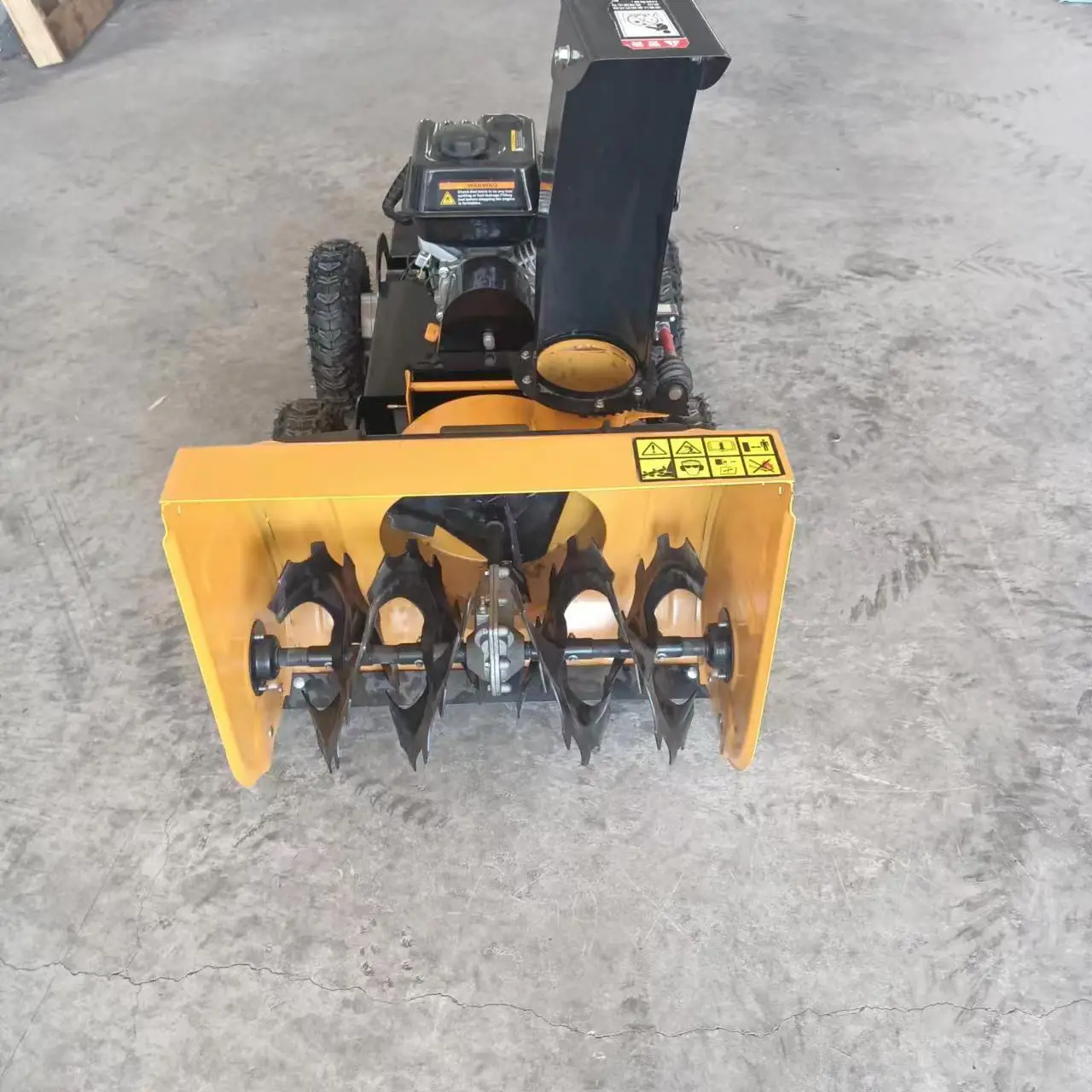 Multifunctional remote control road snow thrower municipal engineering road snow sweeper