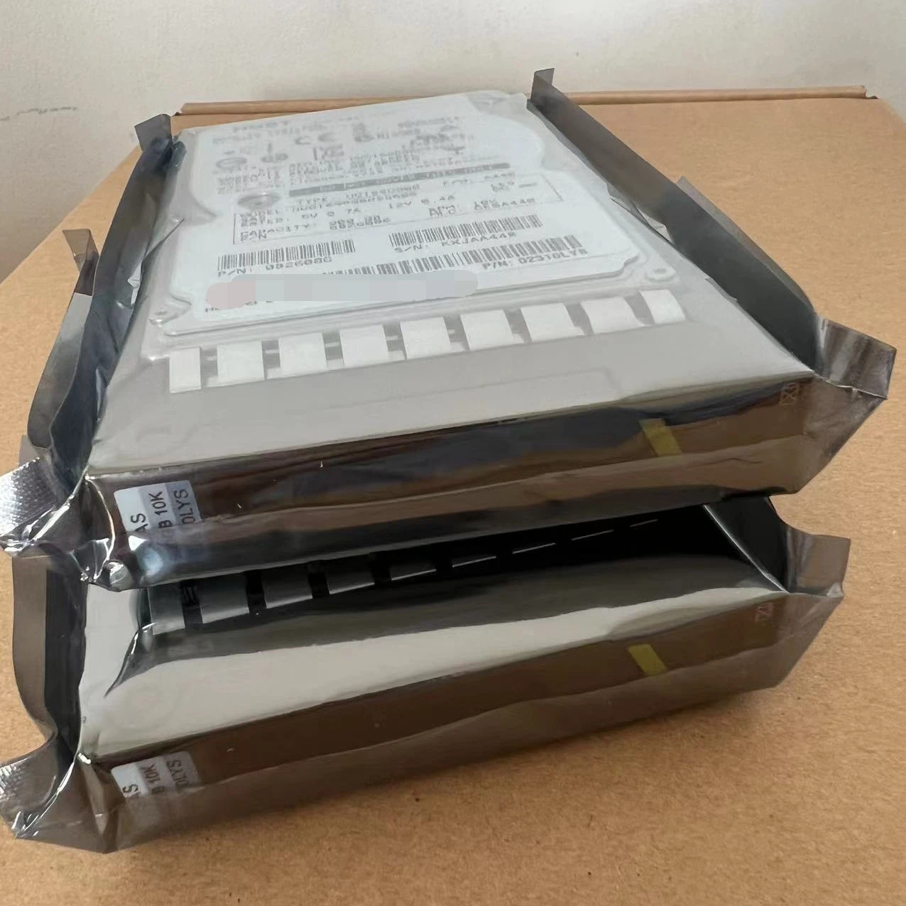 New in Stock  02350UDV/02351FNH  2200 V3 600GB SSD SAS 3.5  Hard Disk