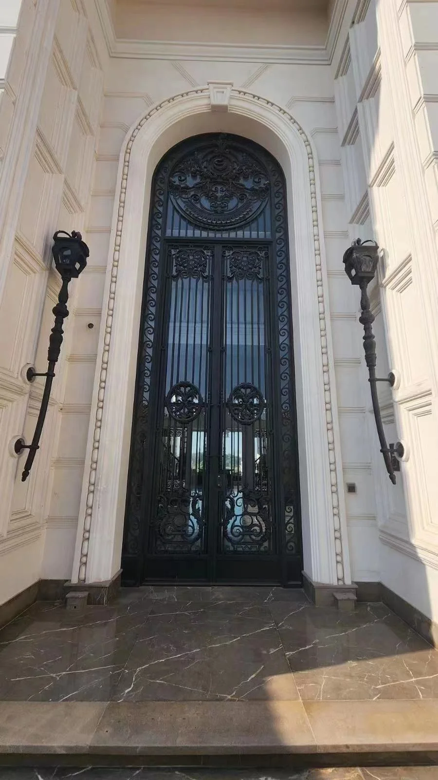 Hot Selling Wholesale Price Large Cast Iron Garden Door Design Safe Double Opening Glass Big Wrought Iron Villa Door