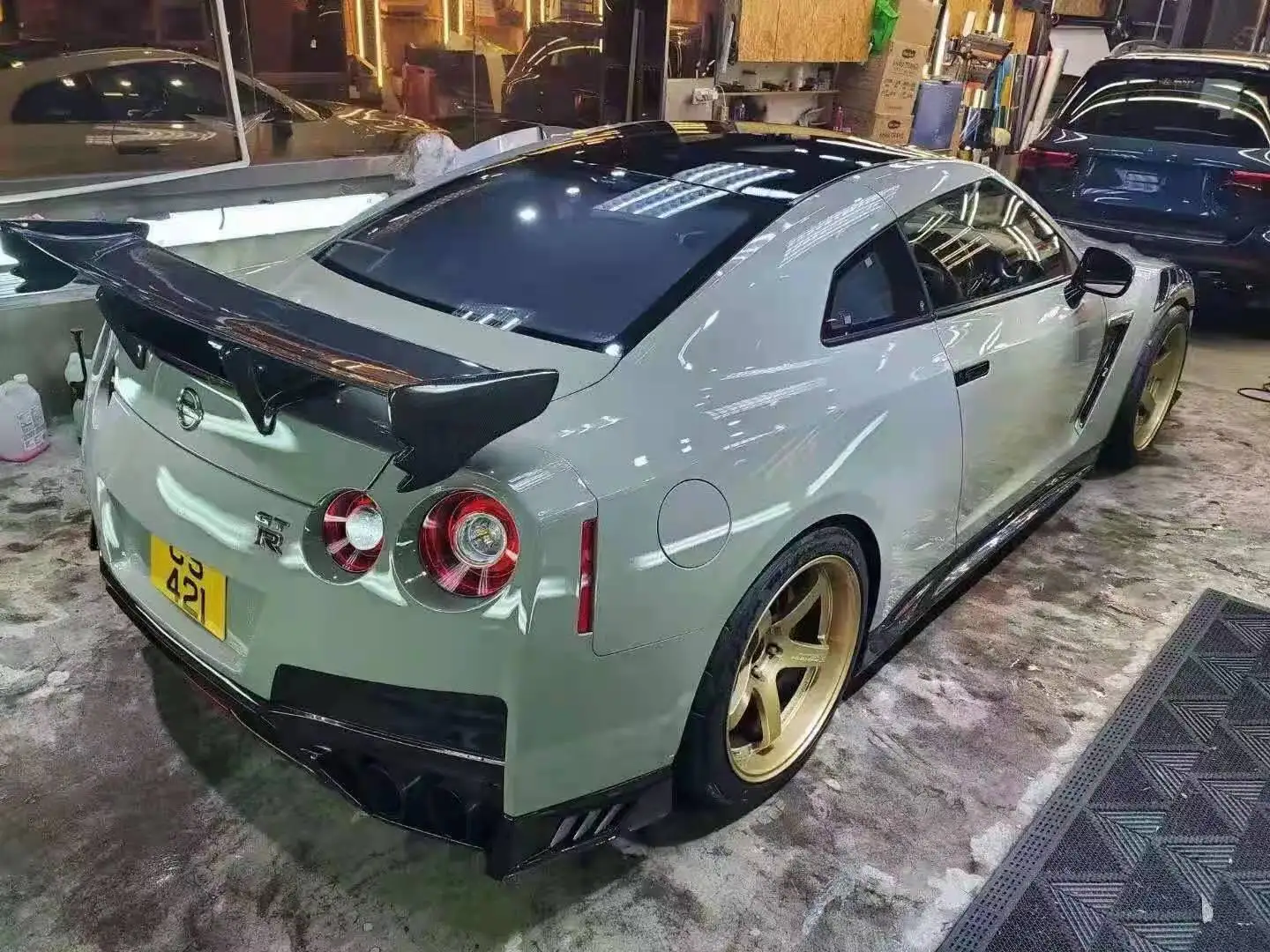 Nismo style half carbon fiber body kit for GTR R35 bumpers fenders side skirts wing