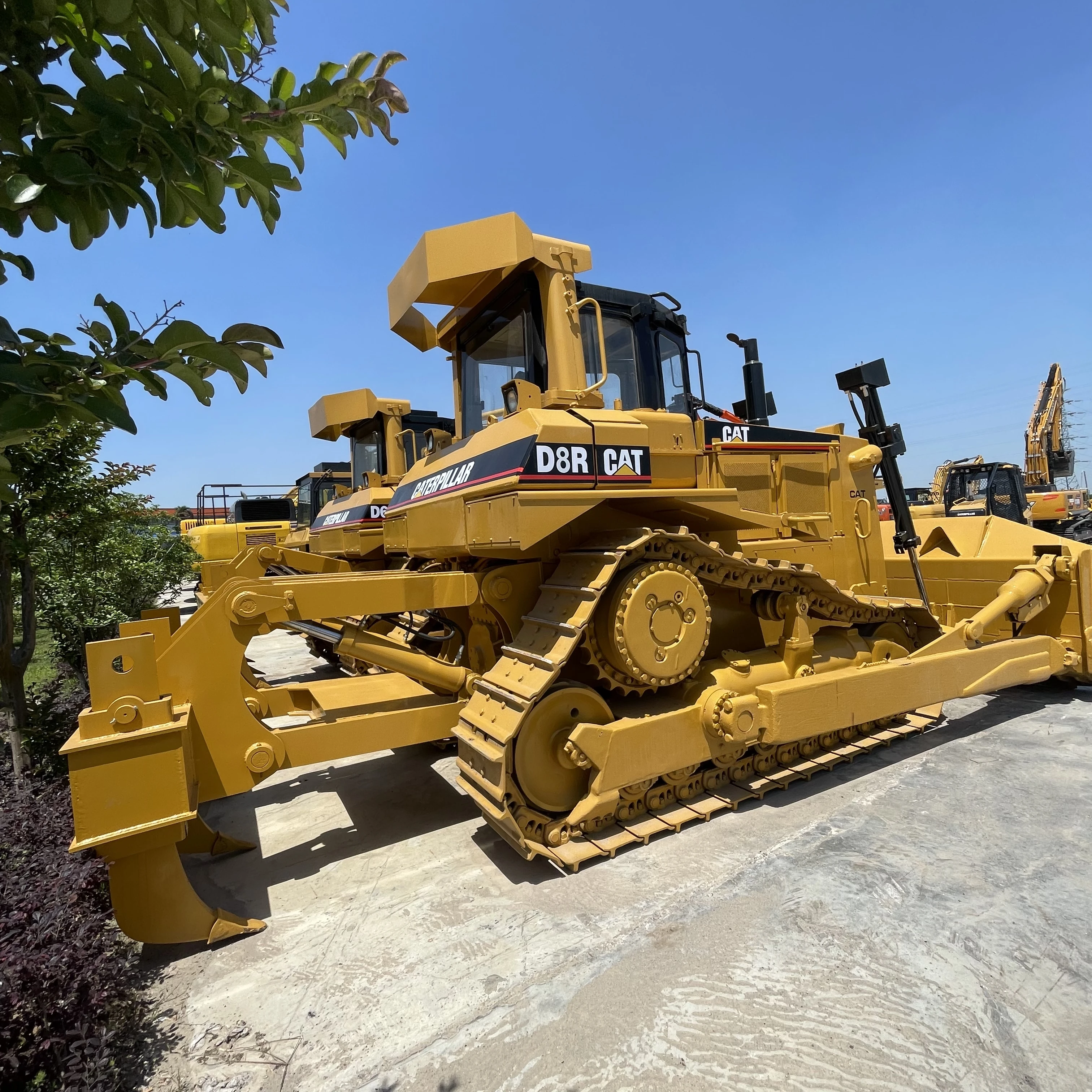 Second-hand CAT D8R bulldozer second hand earth-moving CAT D8R pushdozer with low price and cheap for sale