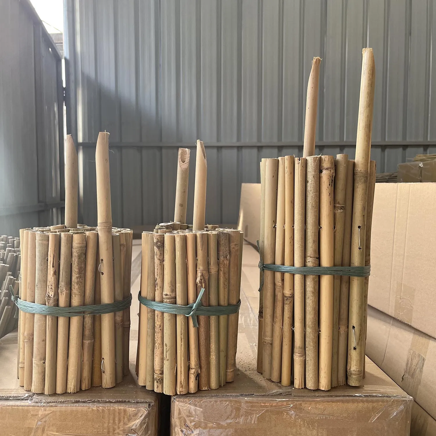 eco friendly sustainable bamboo fence lattice garden trellis outdoor Tonkin bamboo fencing flower fence