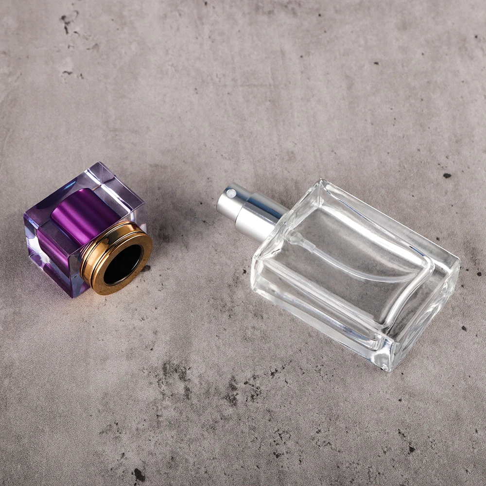 Wholesale 30ml 50 ml 75ml 100ml Empty Luxury Flat Square Spray Fragrance Parfum Bottle Black Refillable Perfume Glass Bottle