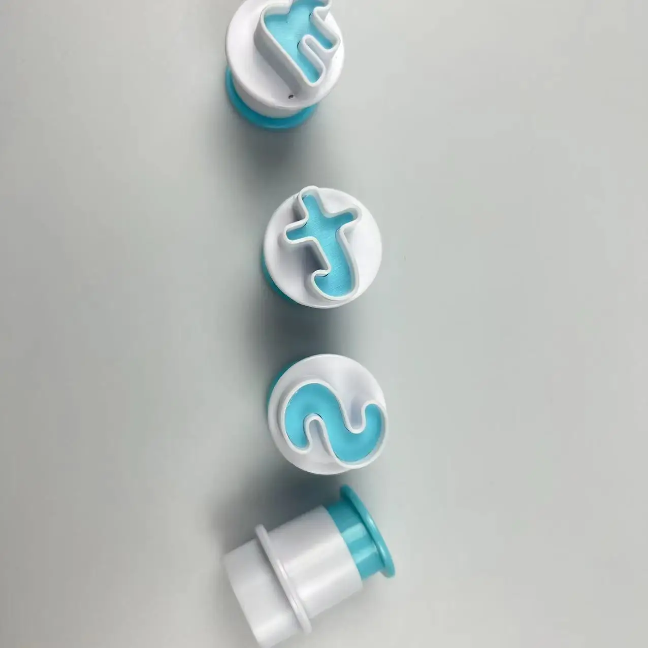OEM Hot Sale 26PCS ABS Easy Push Script Fondant Alphadet Plunger Cutters Cookie Cutters