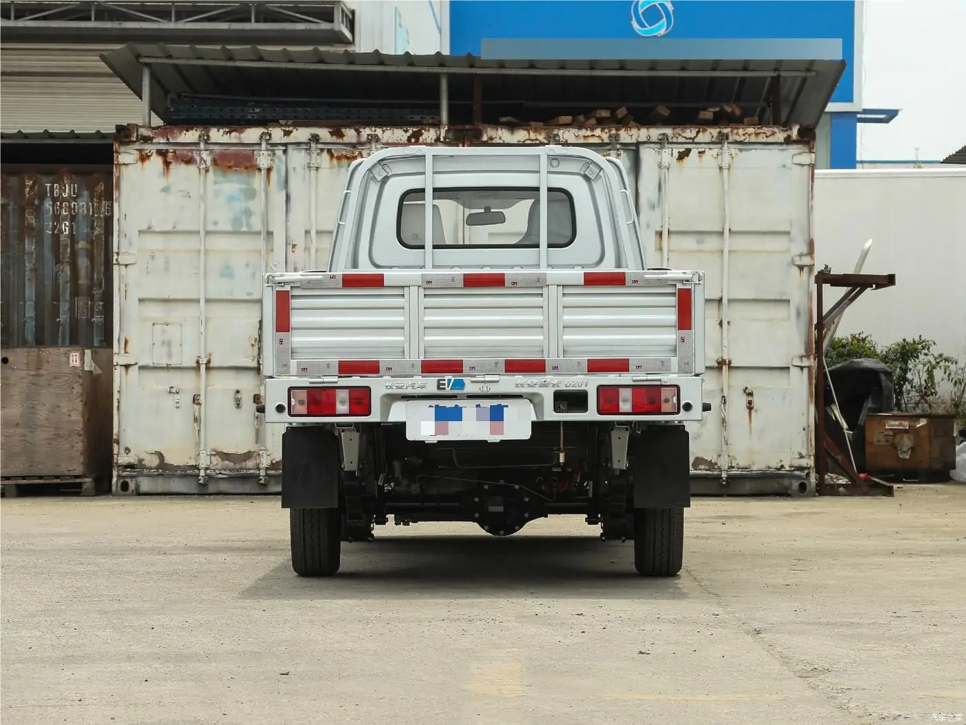 A Electriccar high speed 80km/h XingkaEV truck Pure electric 2doors 2seats NEDC190km 4880*1600*1875