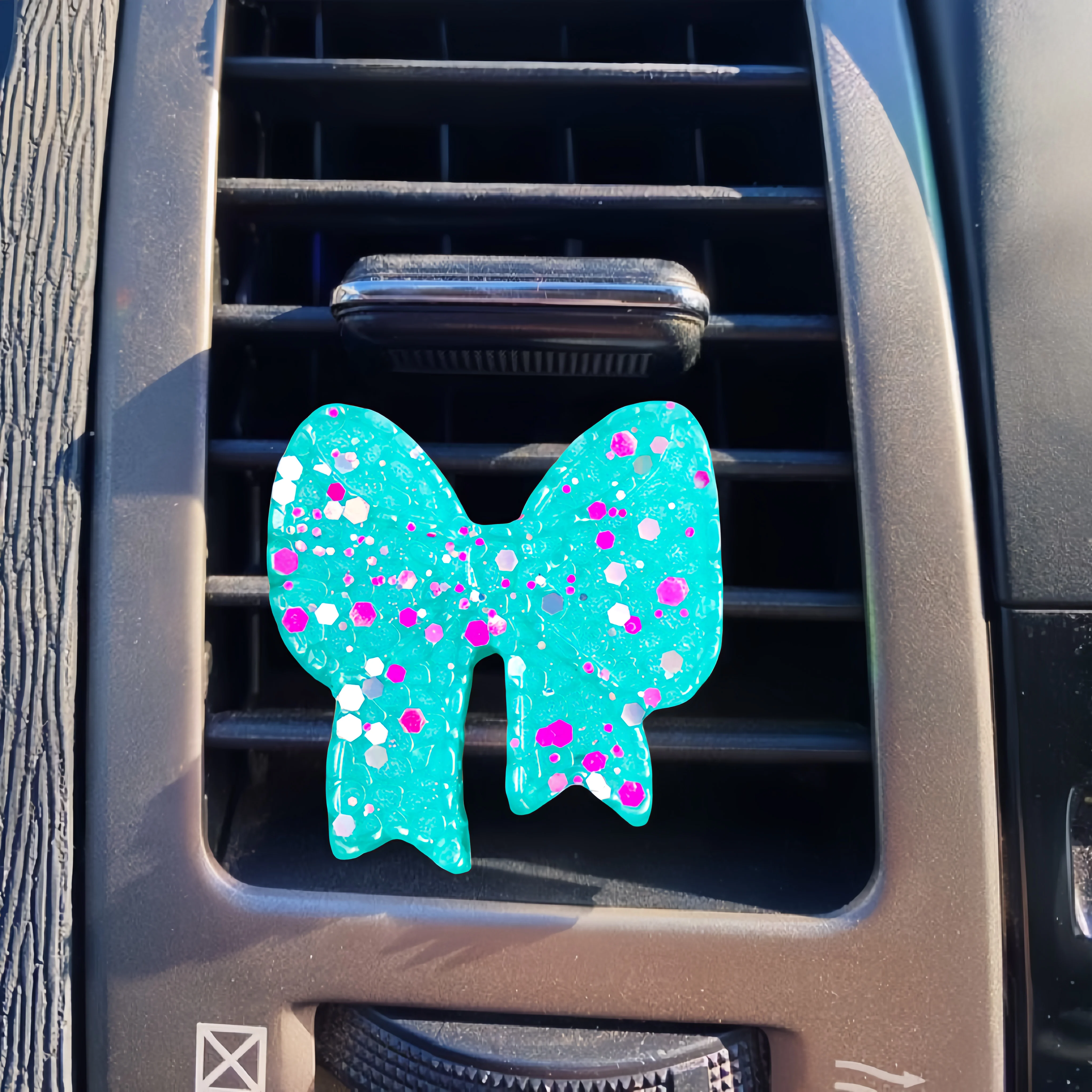Creative small Butterfly solid aroma beads Outlet Perfume Clip Bling Car Air Freshener Fragrance Refill Vent Air Freshener