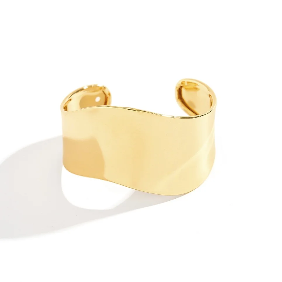 2024 new styles Crystal 18k Gold Plated Beat pattern chunky bracelet women for woman