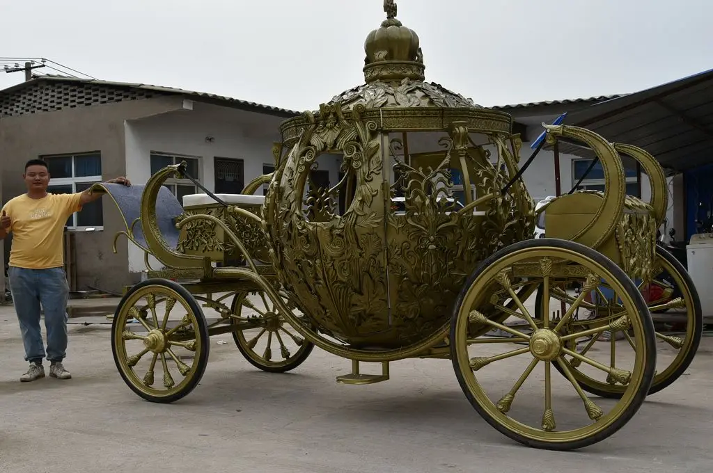 
Hollywood cinderella coach pumpkin horse carriage 
