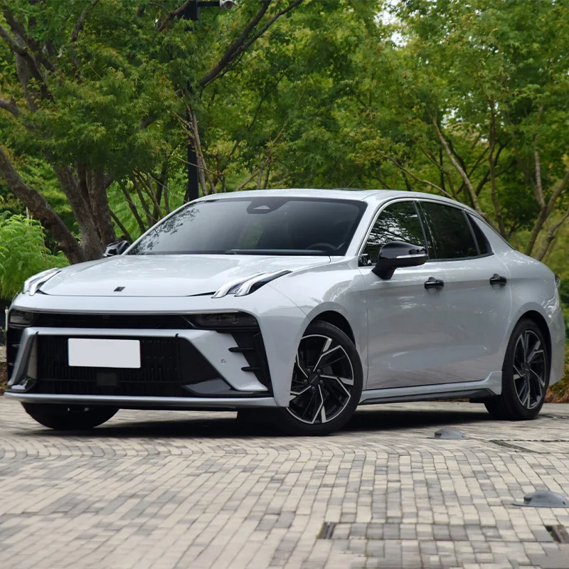 2023 бензиновый автомобиль Lynk & co 03 205 км/ч 6-ступенчатое механическое и автоматическое левое рулевое управление с 4 дверями 5-местный Размер