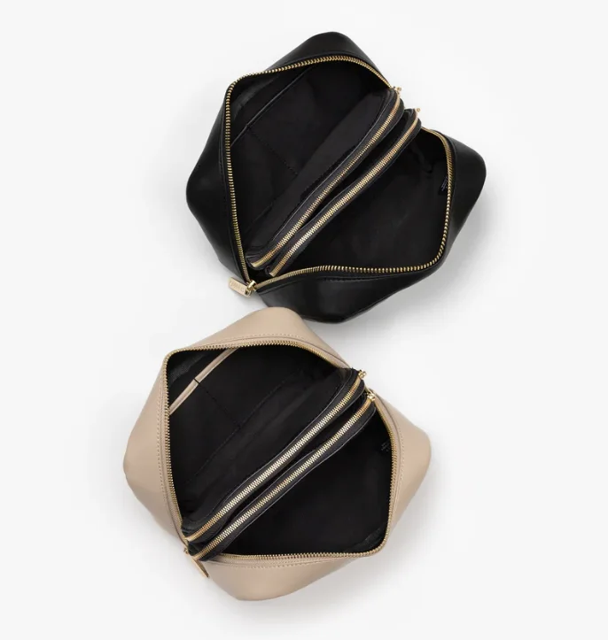 Custom logo zipper toilet  wash bag personalized womens toiletry bag pu leather travel cosmetic pouch bag  for women girls