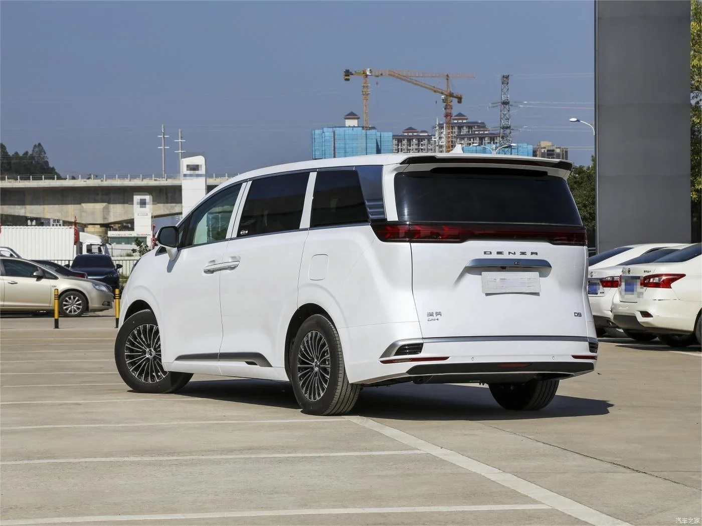 2023 новый автомобиль DENZA D 9 1 5 T DM-i 1040 Премиум Версия NEDC 190 км Гибридный сделано в Китае MPV