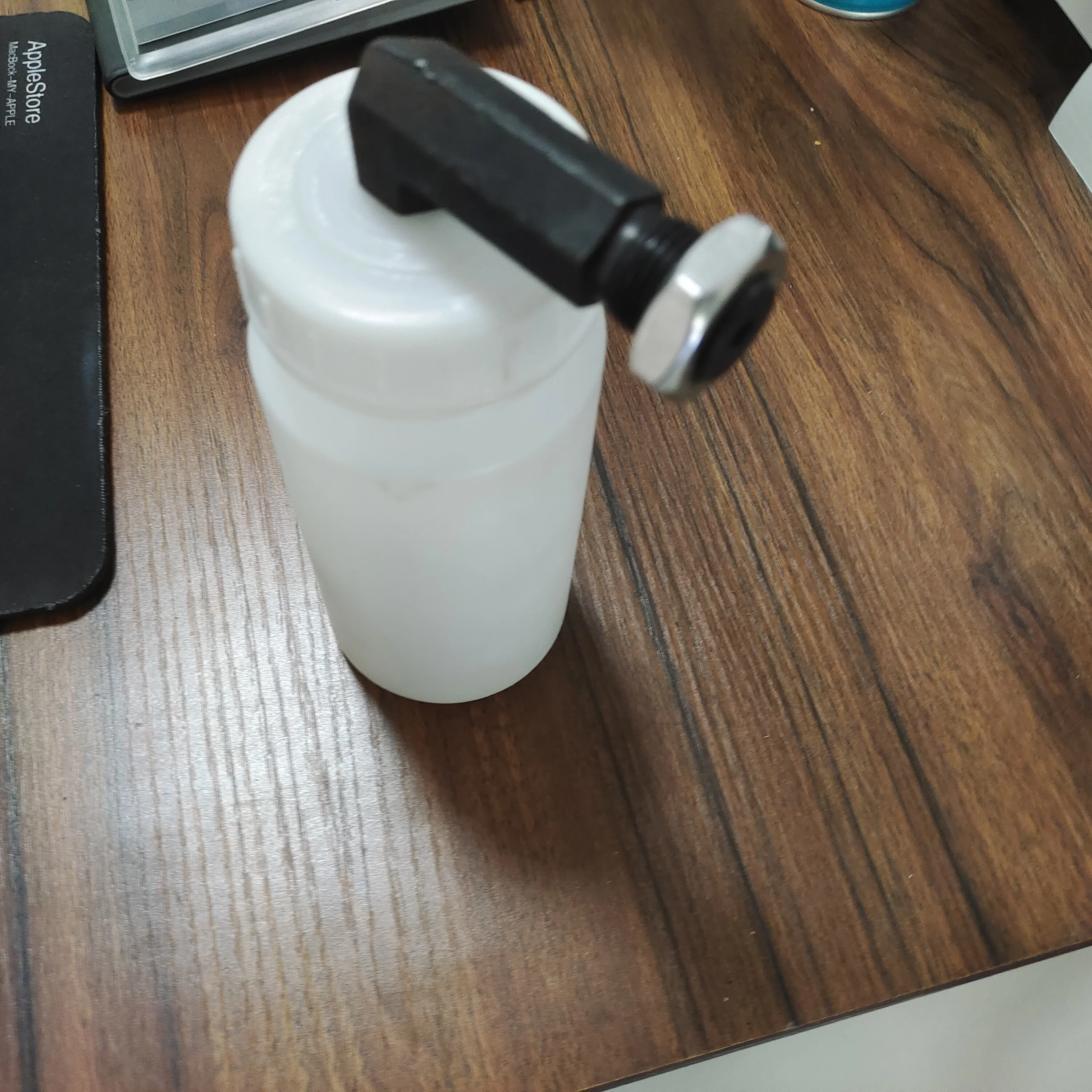Blow molding process PP plastic bottle for wind turbine waste oil collection