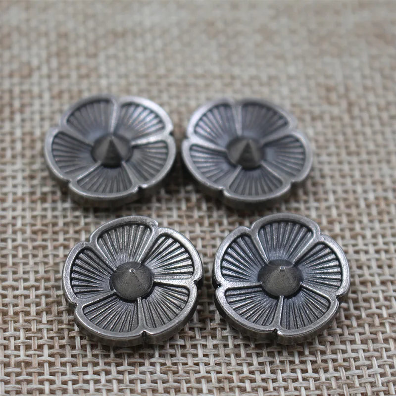 Factory wholesale fashion design flower rivet for garment decoration hardware accessories