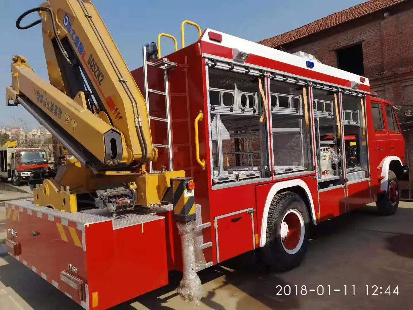 2024 Brand  New Forest Emergency Rescue Fire Truck Fire Truck with Crane for Sale