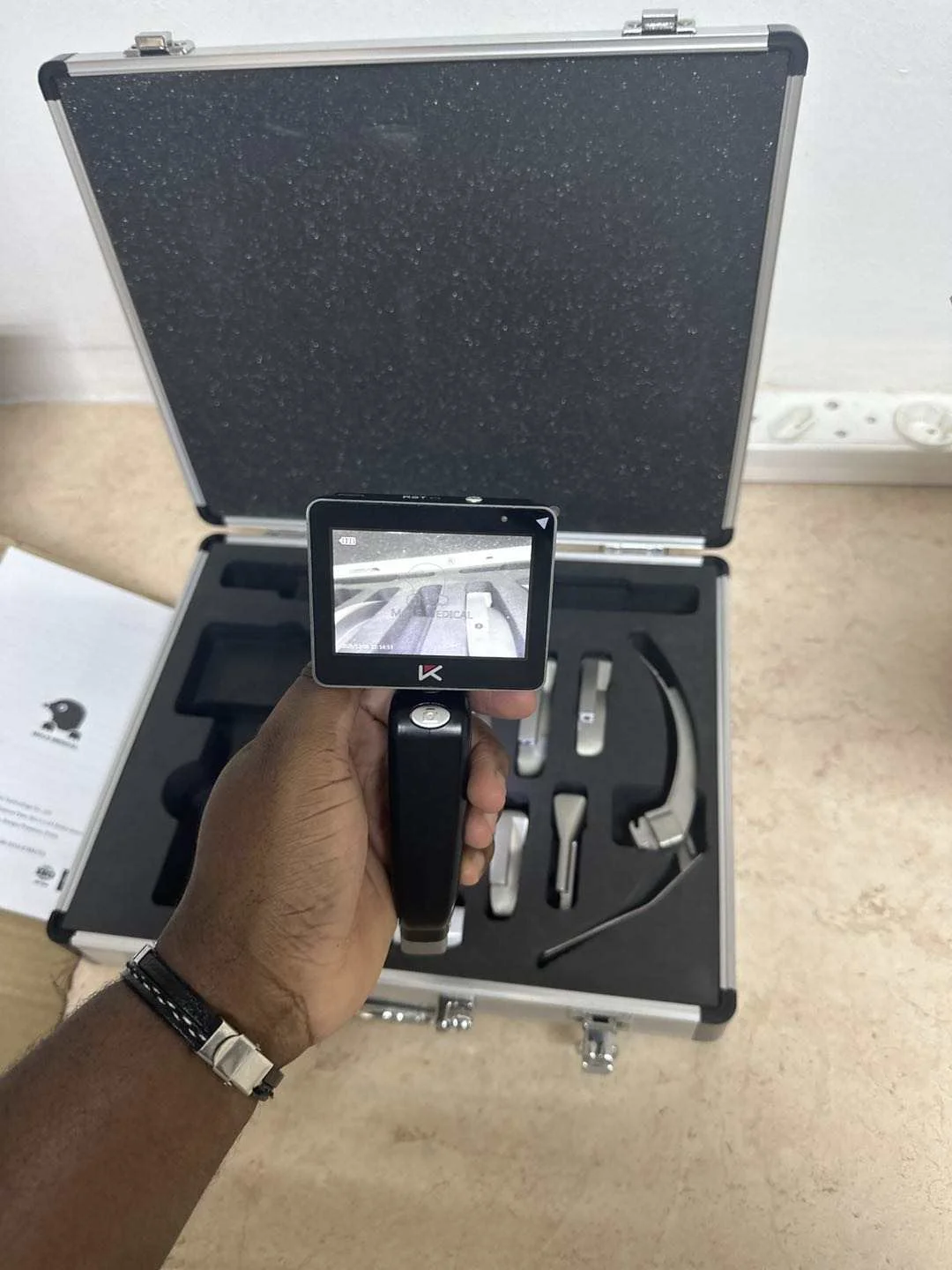 Medical Instrument of Rechargeable Battery Video Laryngoscope Reusable Video Intubation Laryngoscope Endoscope OEM