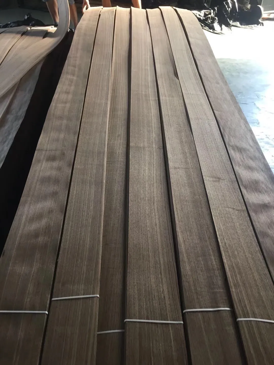 Hot selling American walnut veneer cheap price real wood black walnut veneer