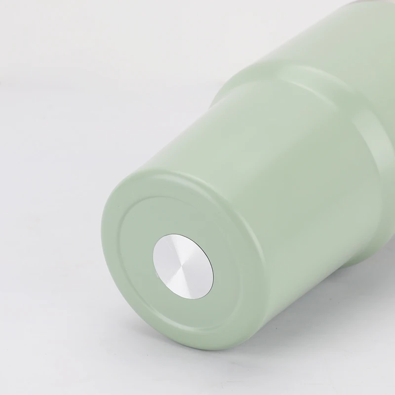 2022 hot selling new stainless steel water tumbler double walls vacuum insulated 20 OZ 600 ML  beer cup with straw