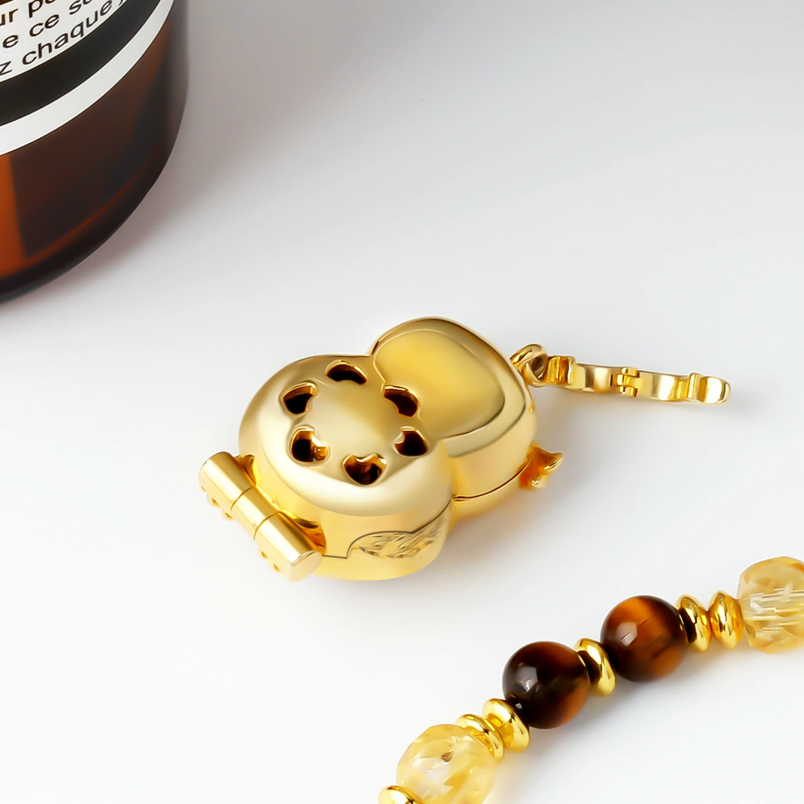 Dainty 18K Gold Plated Owl Pendant Charm Jewelry Crafted Golden Strawberry Quartz Natural Crystal Women Beaded Necklaces