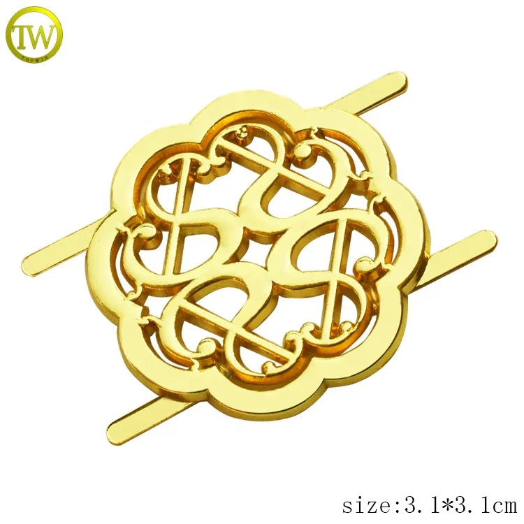 Hot selling flower shape metal name labels hollow logos etched metal hang pins plate for purse