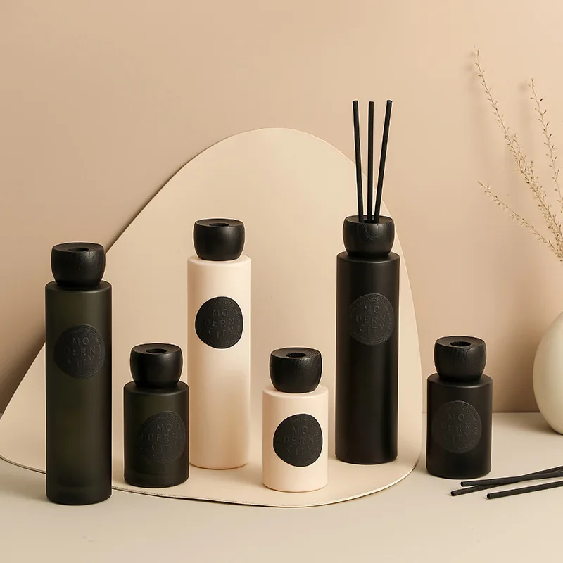 Luxury Home Decorative Aromatherapy Essential Oil Fragrance Perfume Glass Bottle Reed Diffuser