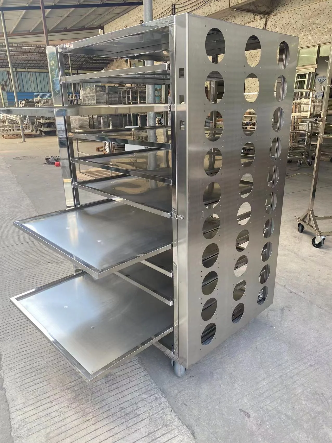 Stainless Steel Tray Trolley Truck with 360 Degree Swivel Wheels  for Oven use