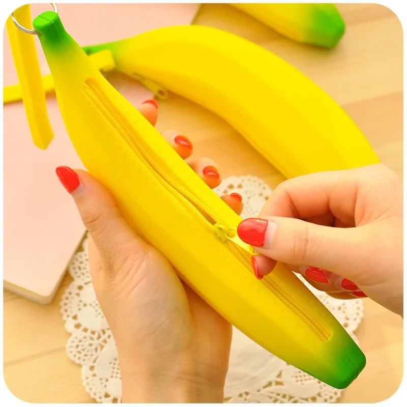 Wholesale Big Capacity Banana Shape Purse Bag Pencil Case Cute Silicone Bag Coin Bag Key Pouch with Zipper