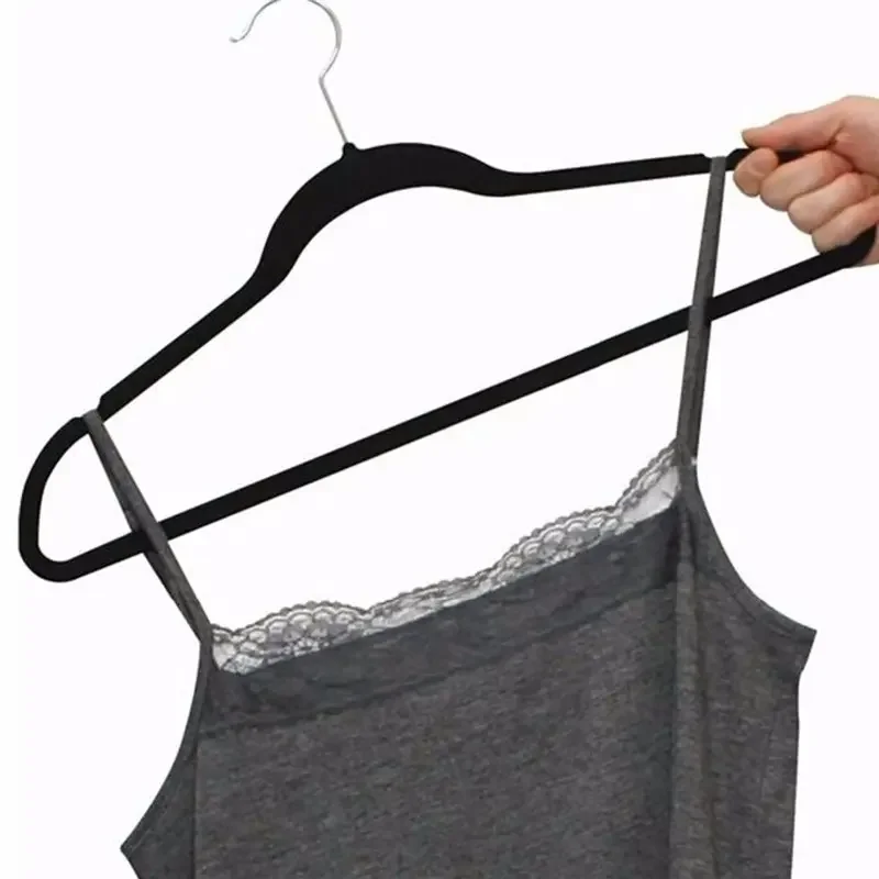 Wholesale Velvet Hangers Non-slip Durable Clothes Hangers With 360 Degree Rotatable Hook Black