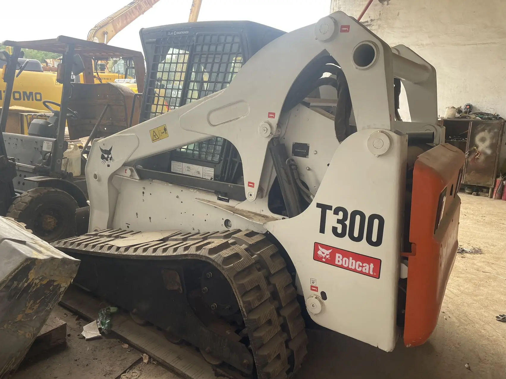 Used Mini Skid Steer Loader Bobcat S300  Wheel Small Skid Steer Loader with Bucket