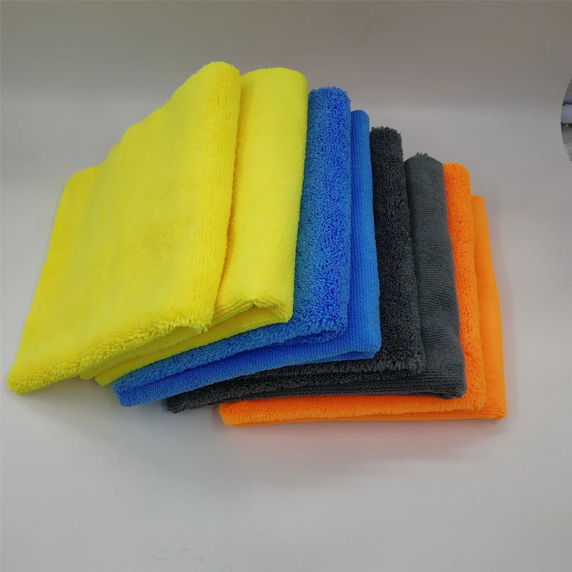 Wholesale Edgeless Thick Plush Microfiber Long and Short Pile Car Wash Towel Two Sided Towel