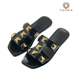 2022 Summer Fashion Spring Women  Clear Shoes Jelly Slides Sandals Ladies Flat Beach Sandals  PVC Ladies Jelly Shoes