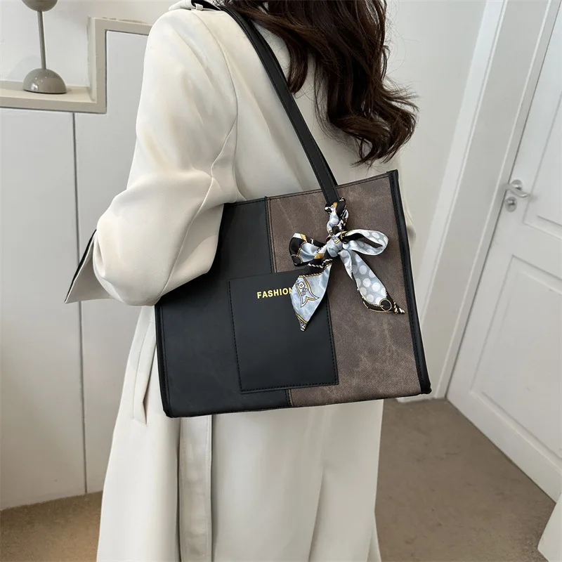 New Style Factory Wholesale Handbags Light Lady Tote Leather Bags Lady Design Purses For Women