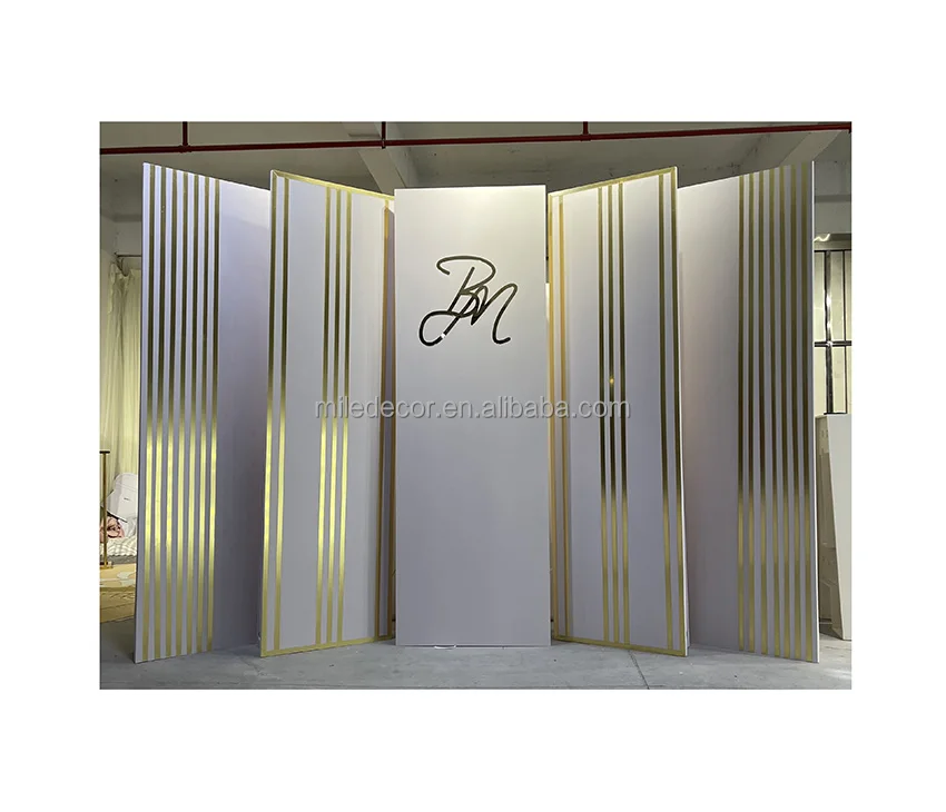 Wedding Supplies Luxury Golden Flower Backdrop For Wedding Event Decoration Acrylic Stage Backdrop