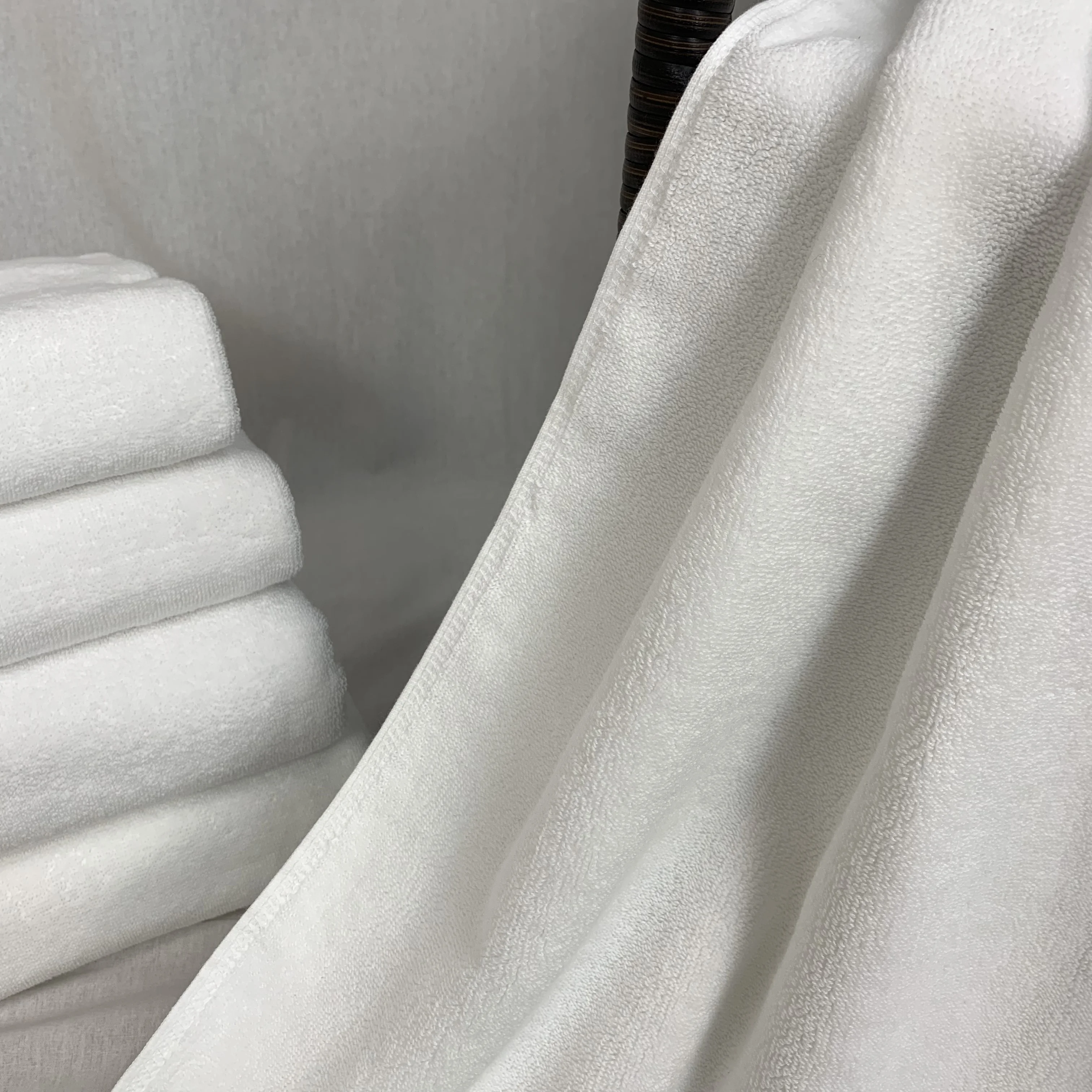 100% cotton  jacquard satin embroidered  5 star hotel bath  towel for airline for airport lounge