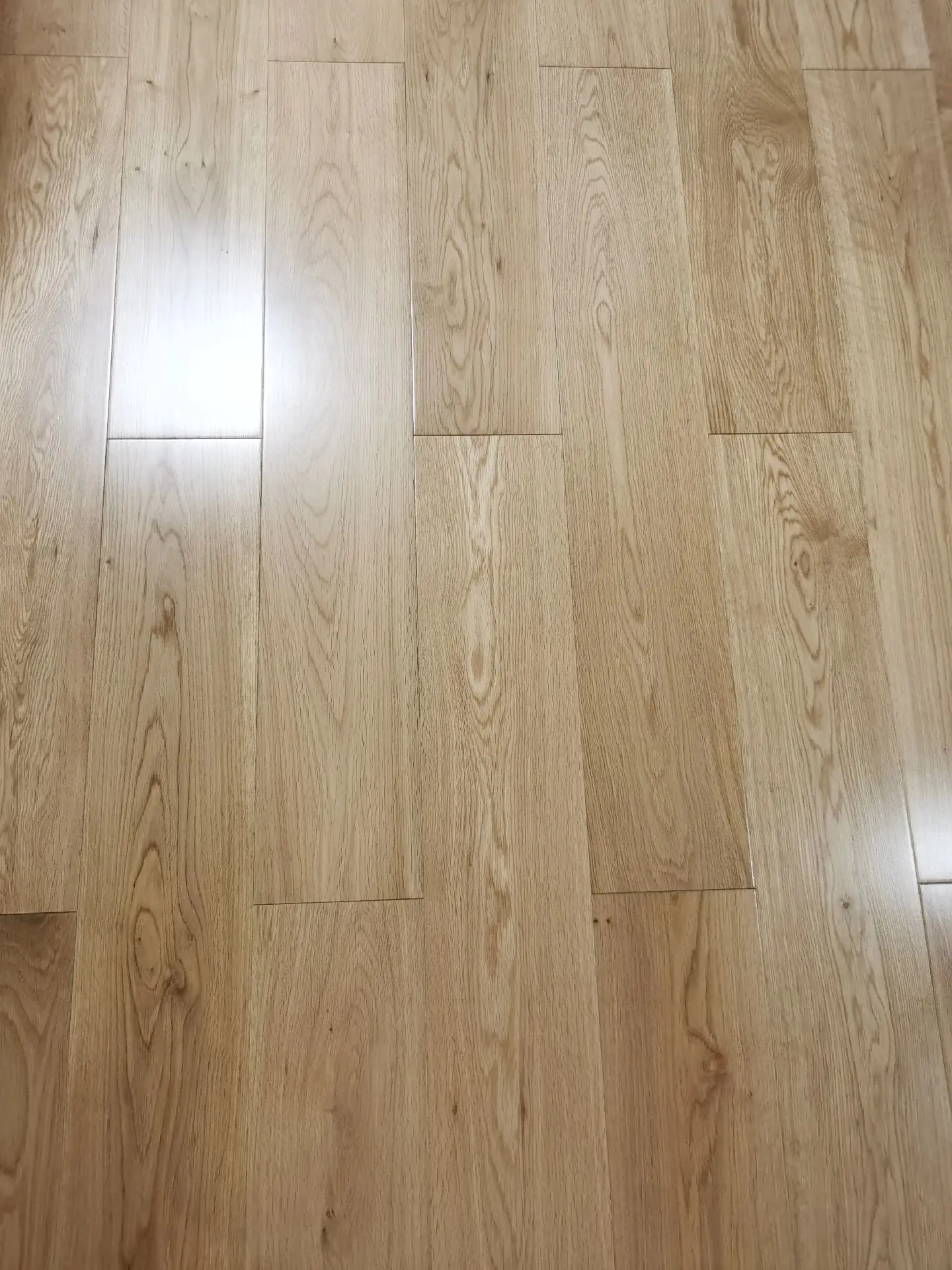 Manufacturer of solid wood engineered oak timber flooring for  villas
