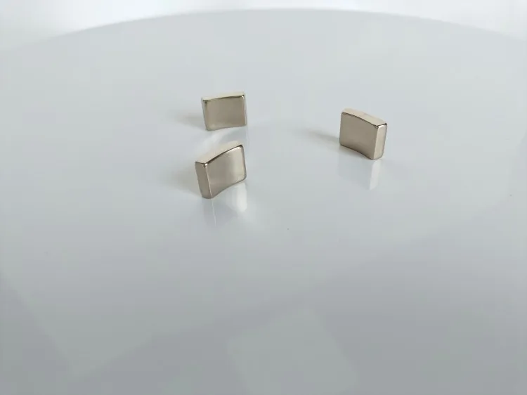 Sell the best industrial magnet permanent magnet tiles for generators and wind turbines