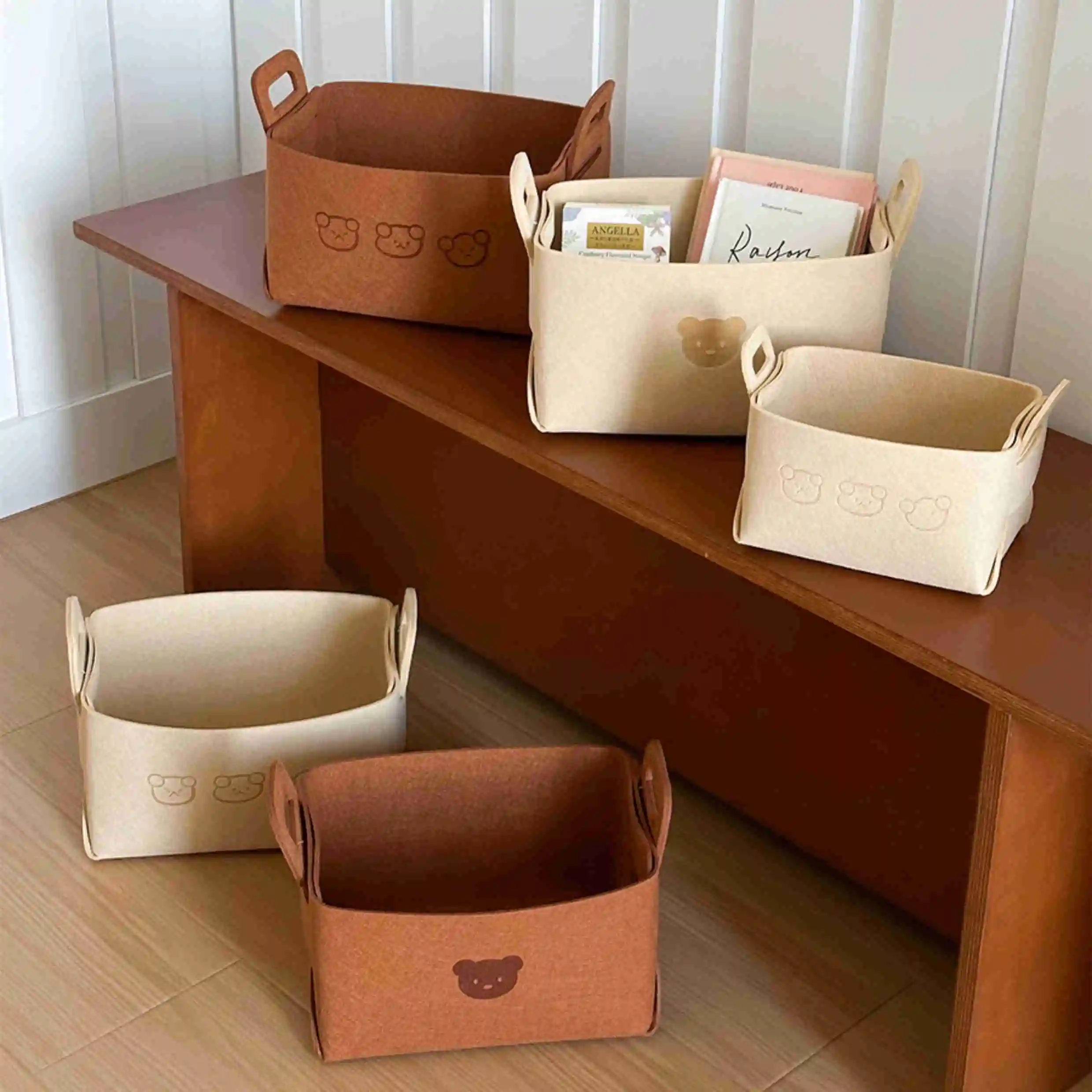 Cute Design Multi-functional and foldable living room storage organization bag felt storage box for home decoration