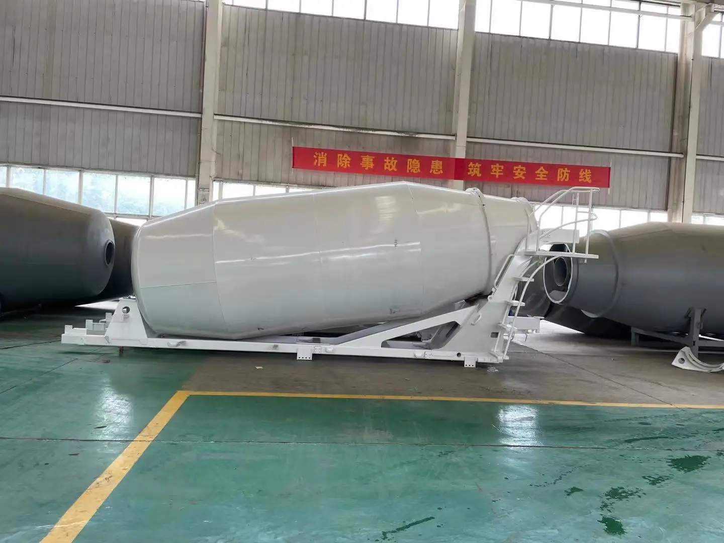 Хорошее качество новый Грузовик Sinotruk Howo низкая цена бетономешалка 380/400HP для продажи